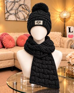 NEW BLACK UGG HAT AND SCARF MATCHING SET