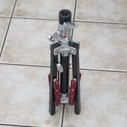 Matthews Slider Stand