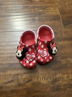 Disneyland Minnie Crocs Size 8C