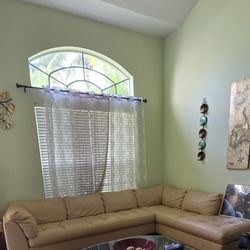Sectional Couch With Table 