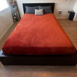 IKEA Queen Size Bed Frame With 4 Under Bed Drawers! 