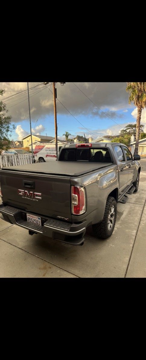 Soft Tri-Fold Tonneau Cover Truck Bed for 2015-2025 Chevy Colorado/GMC Canyon 5.2ft Bed (61.7") Truck Bed Cover