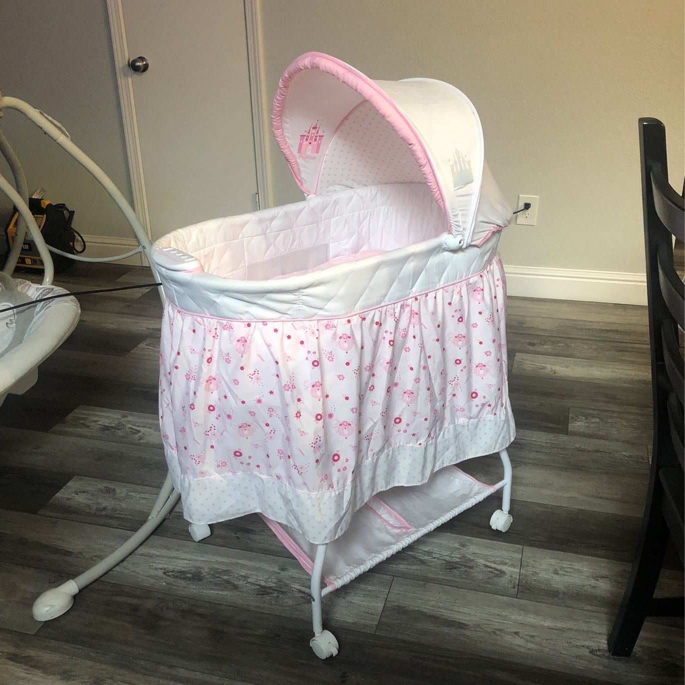 Winnie The Pooh Bassinet Bassinet Shop Disney Baby Delta Children - Main Image