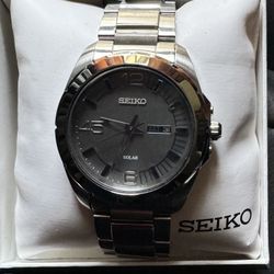 Men’s Seiko Solar, Seiko Quartz and Guess watches
