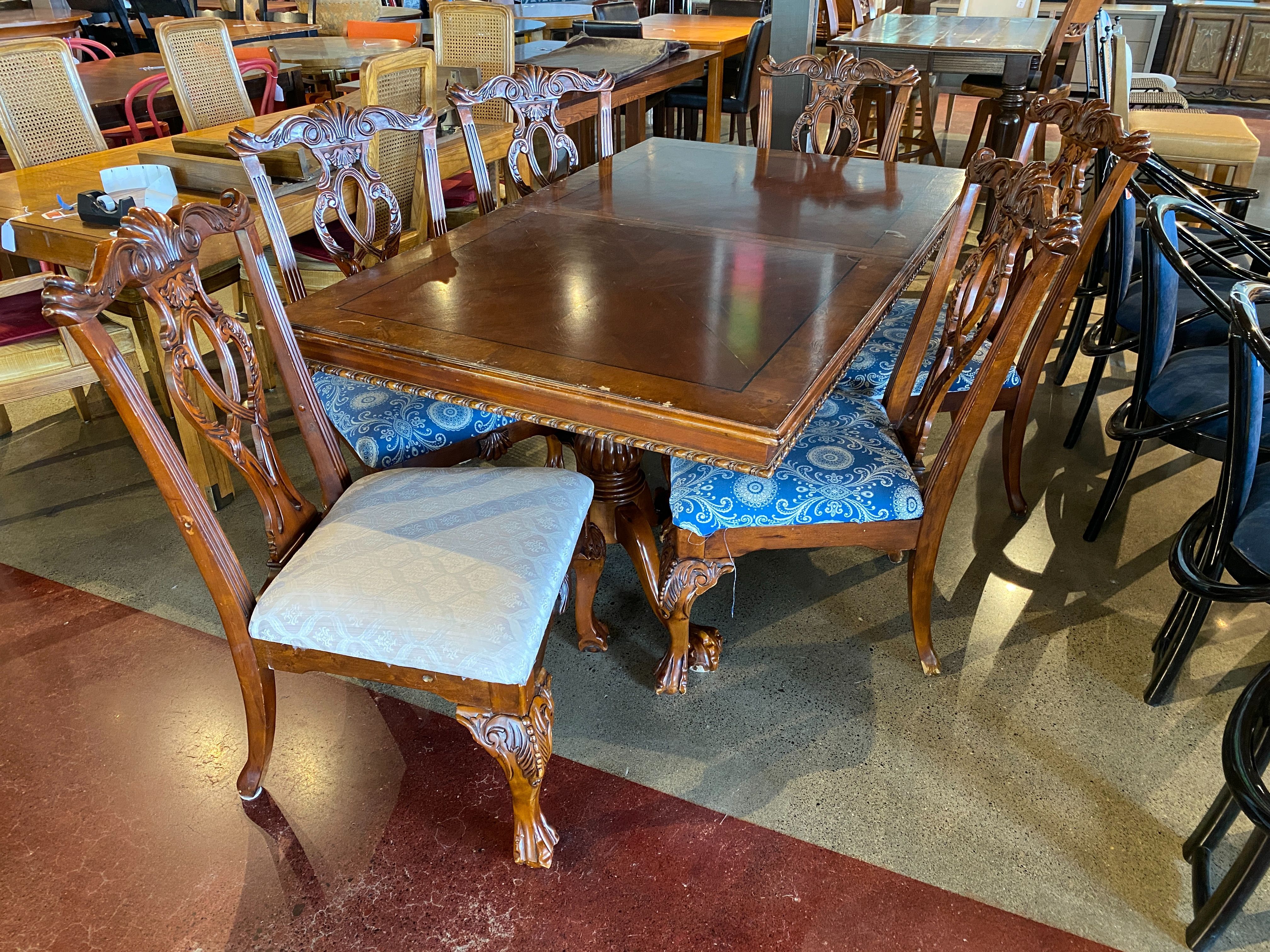 Clawfoot Dining Table with 6 Chairs