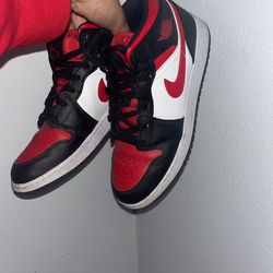 air jordan 1 mids size 6.5