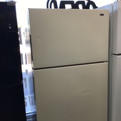 Hotpoint 16 Cu Ft Top And Bottom Fridge. 1 year Warranty 