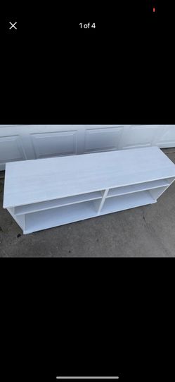 White IKEA Stand