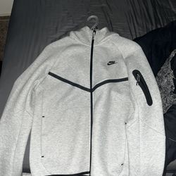 Nike Tech Fleece Hoodie (grey)