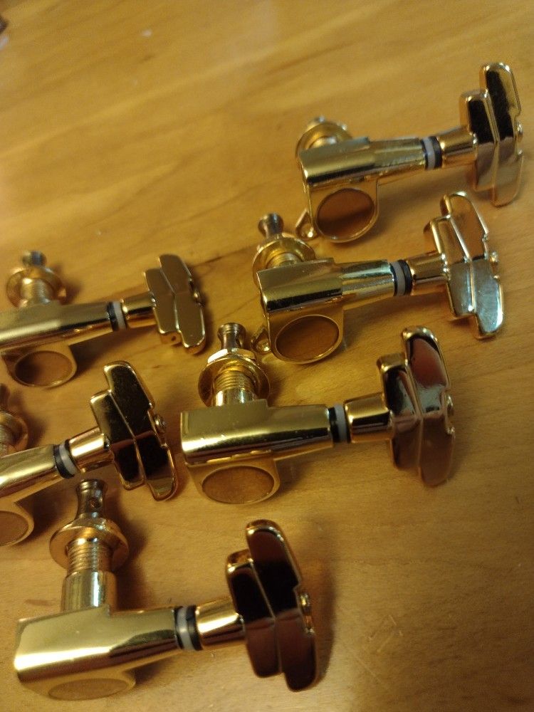 Gold 6 In Line Grover Tuners