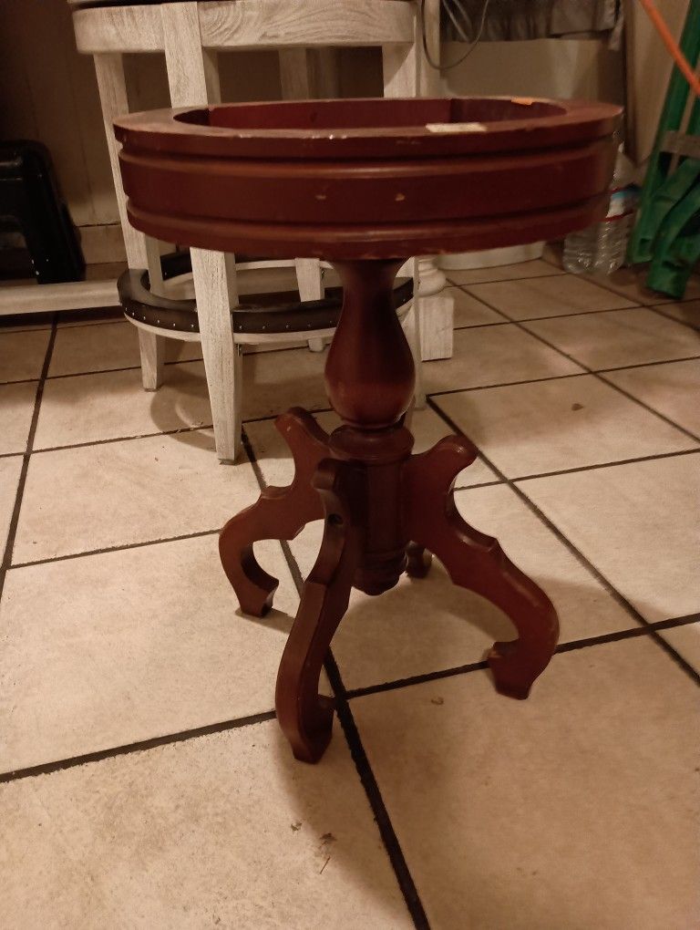 Antique. Victorian Tables (Quantity :(X2)