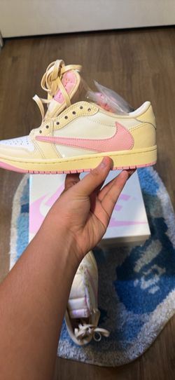 Pink Travis Scott’s