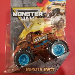 MONSTER JAM "MONSTER MUTT" Series 42, RUFF CROWD, 1/64 Scale, VHTF