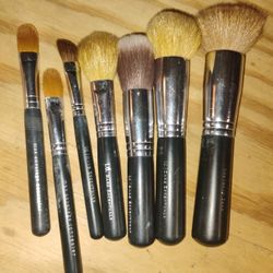 Bare Essentials Makeup Brushes