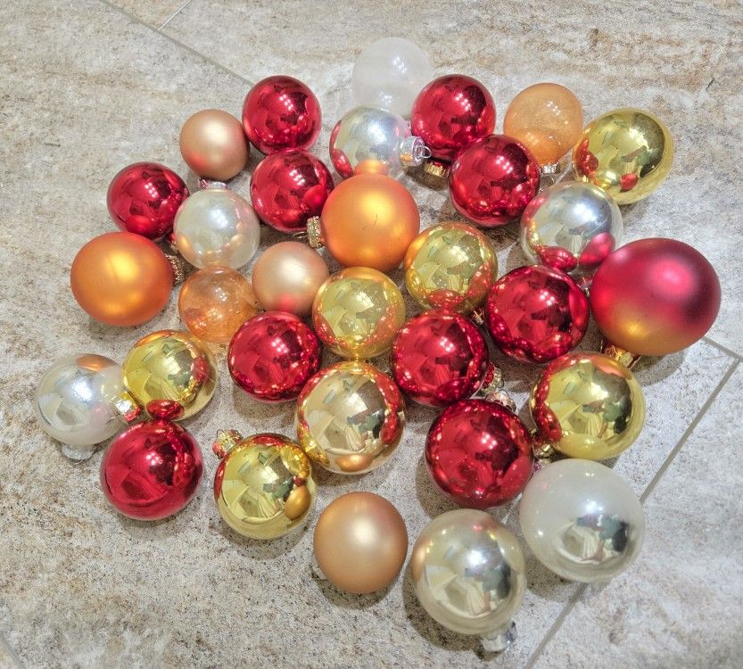 32 GLASS BALL ORNAMENTS SOME ARE VINTAGE