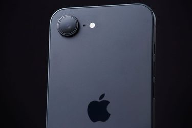 iPhone 16e