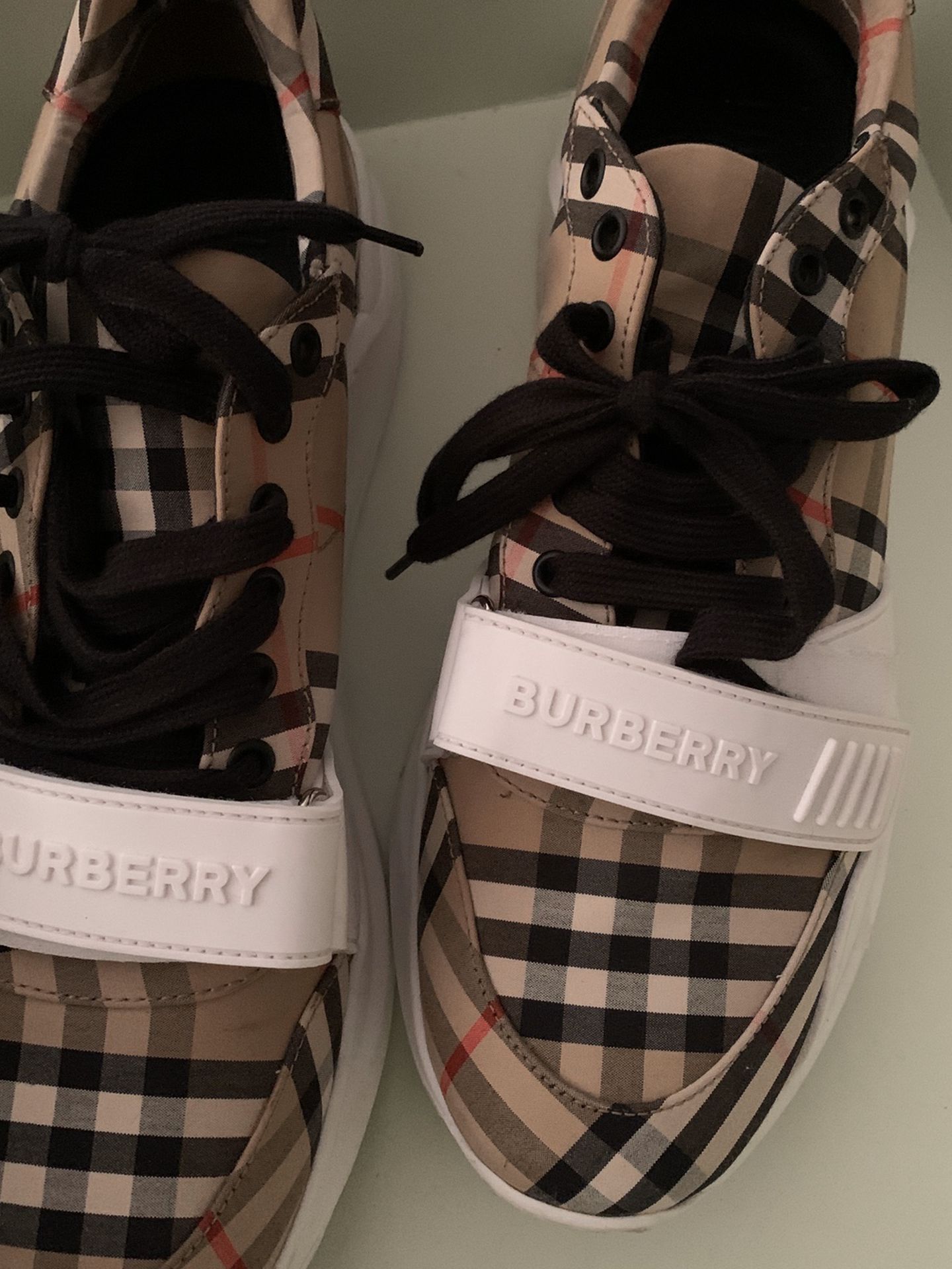 Burberry STEAL