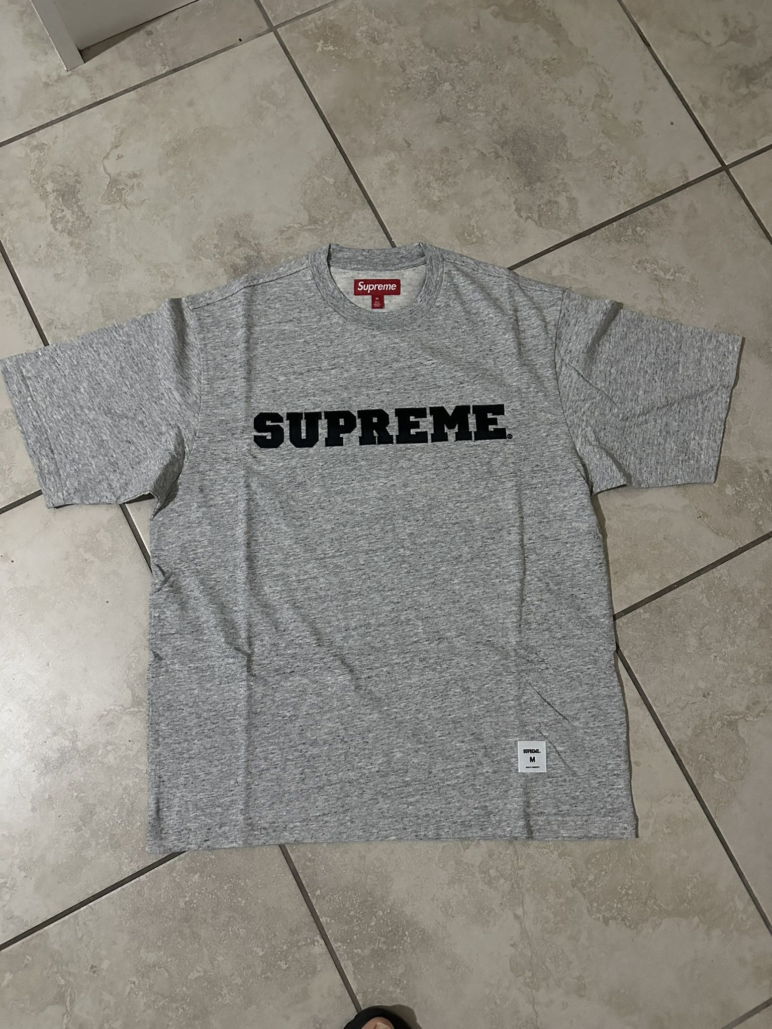 Supreme Tshirt 
