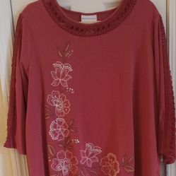 Pretty 3XL Top With 3/4 Sleeves