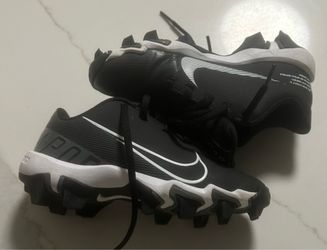 Kids cleats