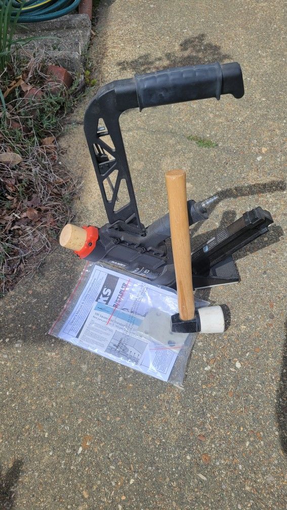 Banks 2 In 1 Floor Nailer / Stapler