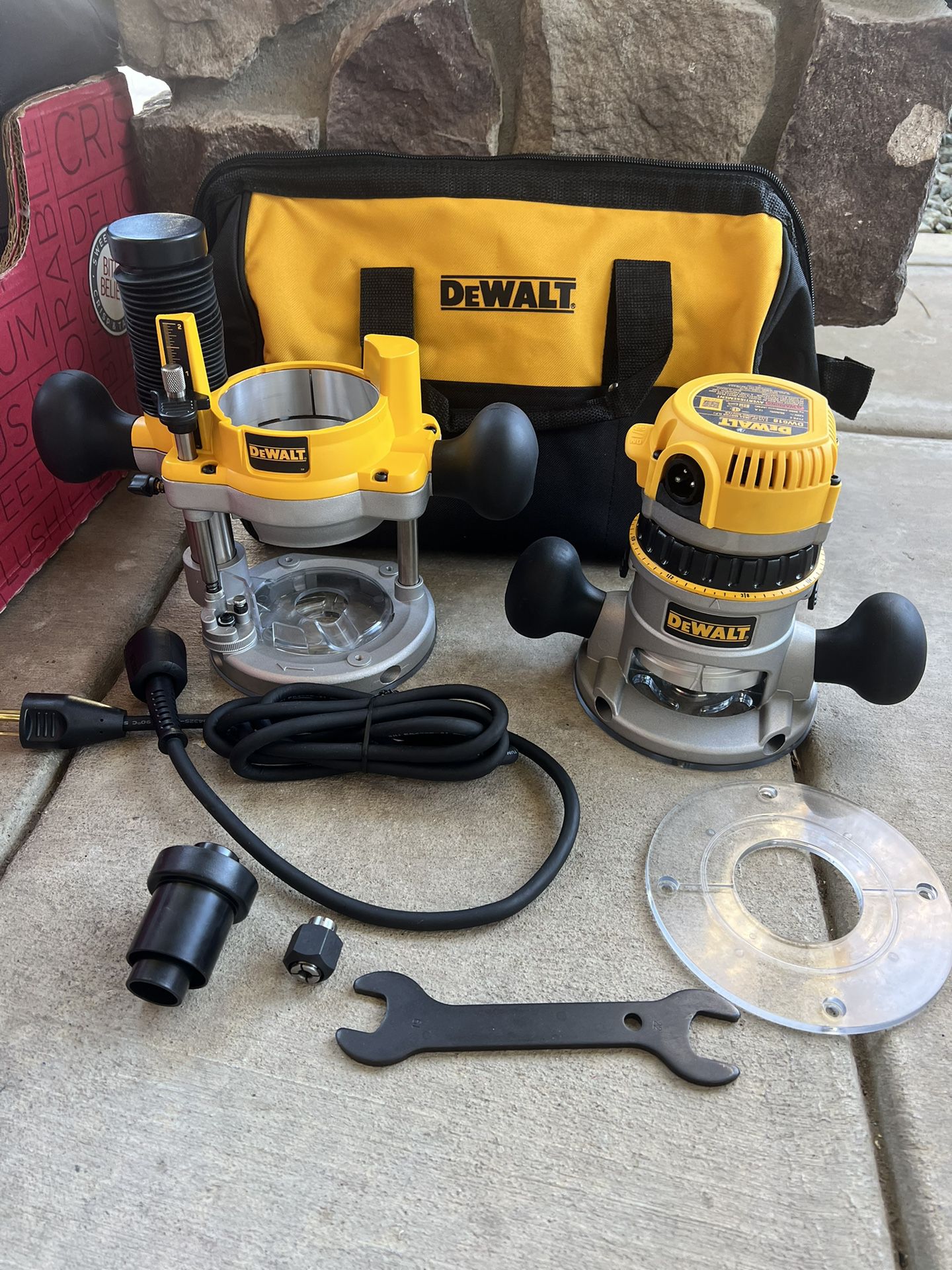 Dewalt DW618PKB 2-14 HP Corded Fixed  Plunge Base Router Combo Kit New for  Sale in Riverbank, CA OfferUp