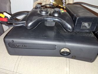 Xbox 360 Console And Sensor