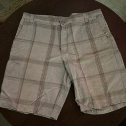 Burnside shorts, Size 38