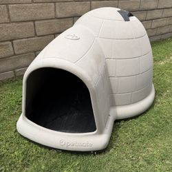 XL Petmate Doghouse Igloo