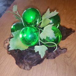 Lucite Cluster 5 Green Grapes & Leaves Driftwood Centerpiece Vintage 1960s