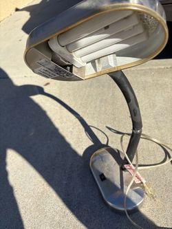 Desk lamp