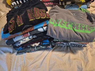 Mixed T shirts pile 1 (9 shirts)