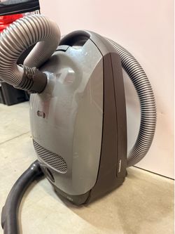 Vacuum  Miele