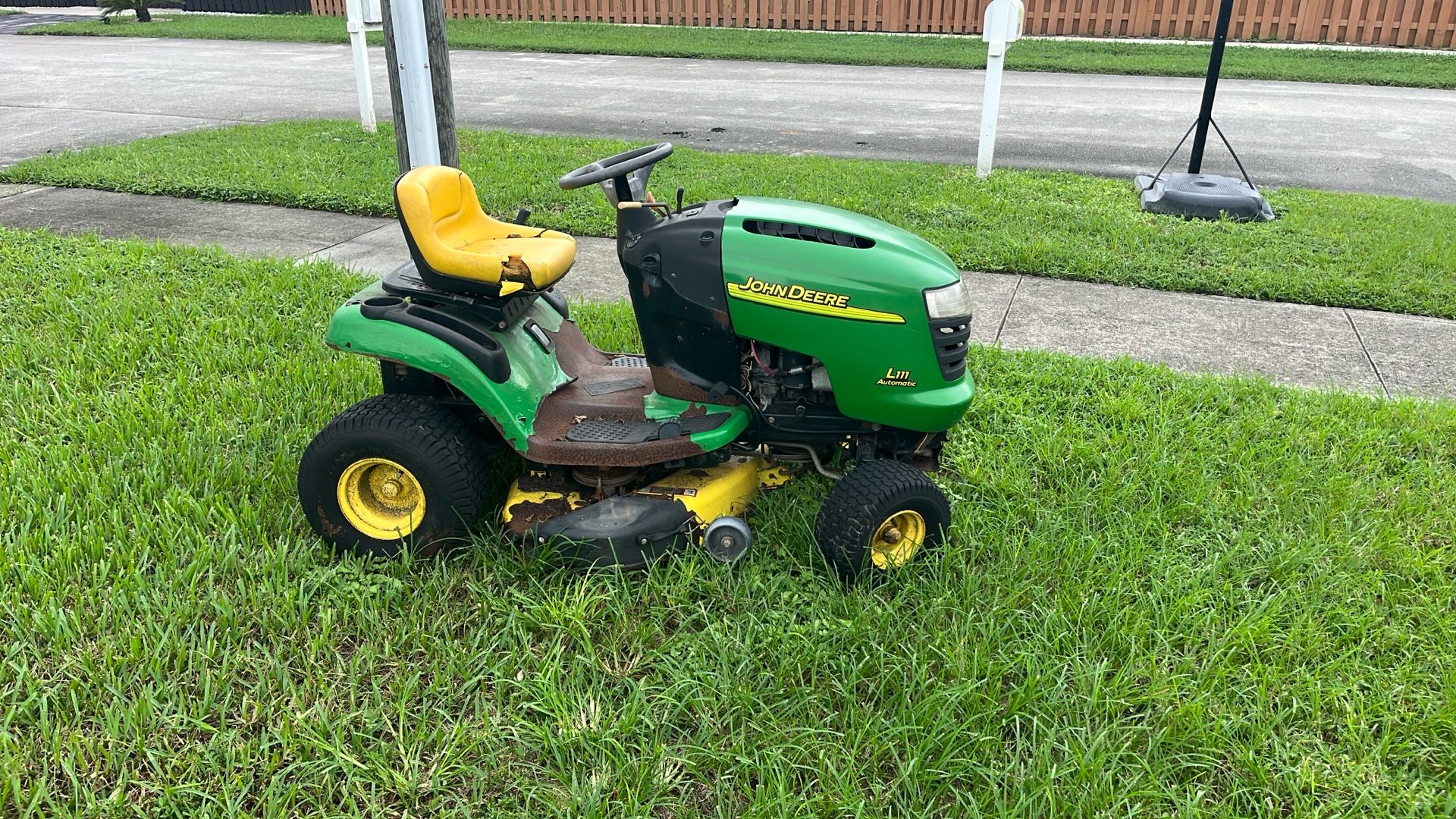 John Deere Riding Lawn Mower
