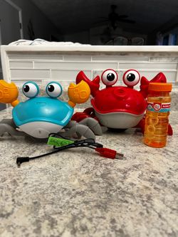 Two walking crab toys for baby /toddler kids