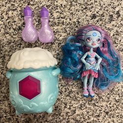 Magic Mixies Doll Mini Cauldron and 2 Potion Bottles 