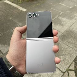 Samsung Galaxy Z Flip  5 5G  Unlocked, FREE Smartwach/ Headphones. Pay $1 Today Rest in payments. NO CREDIT NEEDED FINANCING