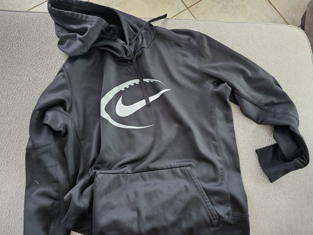 Size Large Nike Mens Sweatshirt 