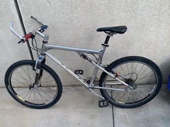 26in Mongoose Amplifier mountain bike $400