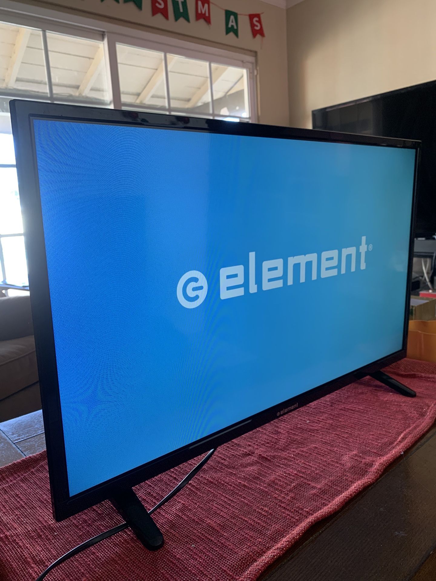 ELST3216H - 32” HD SMART TV 