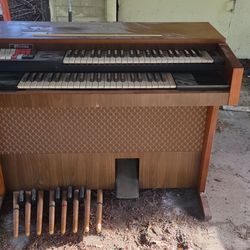 Thomas Transistor Piano
