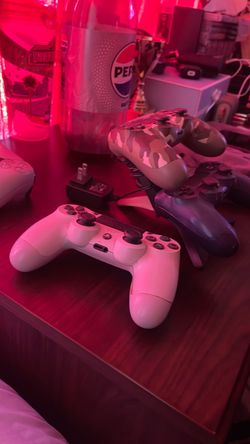 PS4 controllers with charging stand