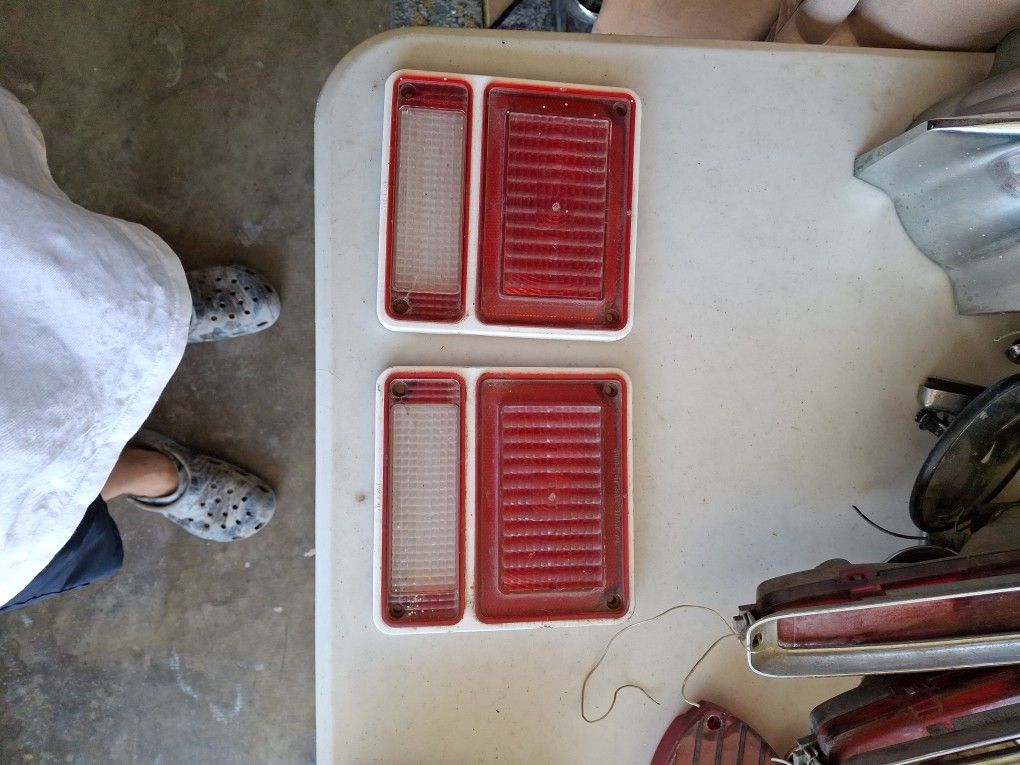 Chevrolet GMC van TAIL LIGHT