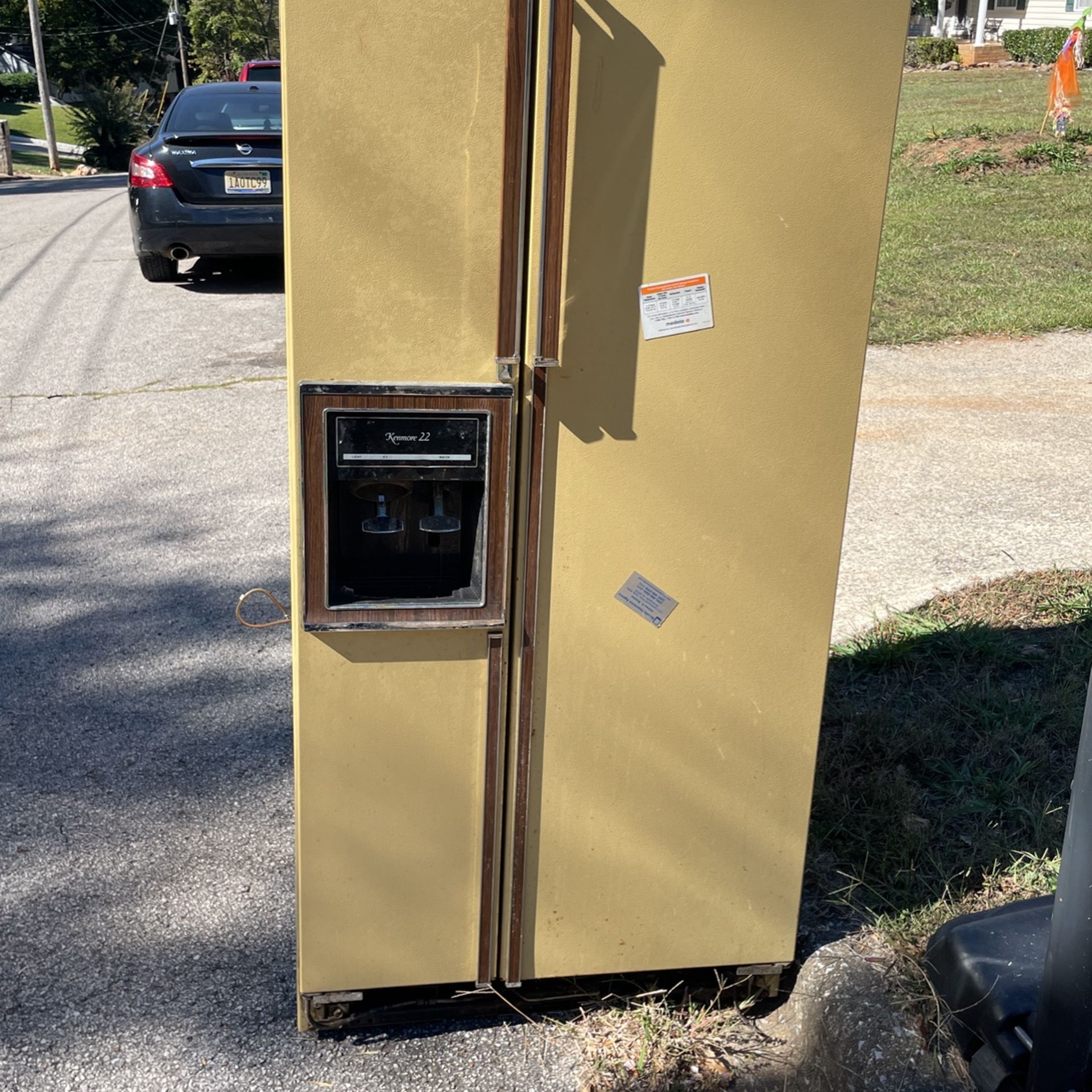Retro Refrigerator Needs Fixing