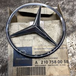 Mercedes Emblem