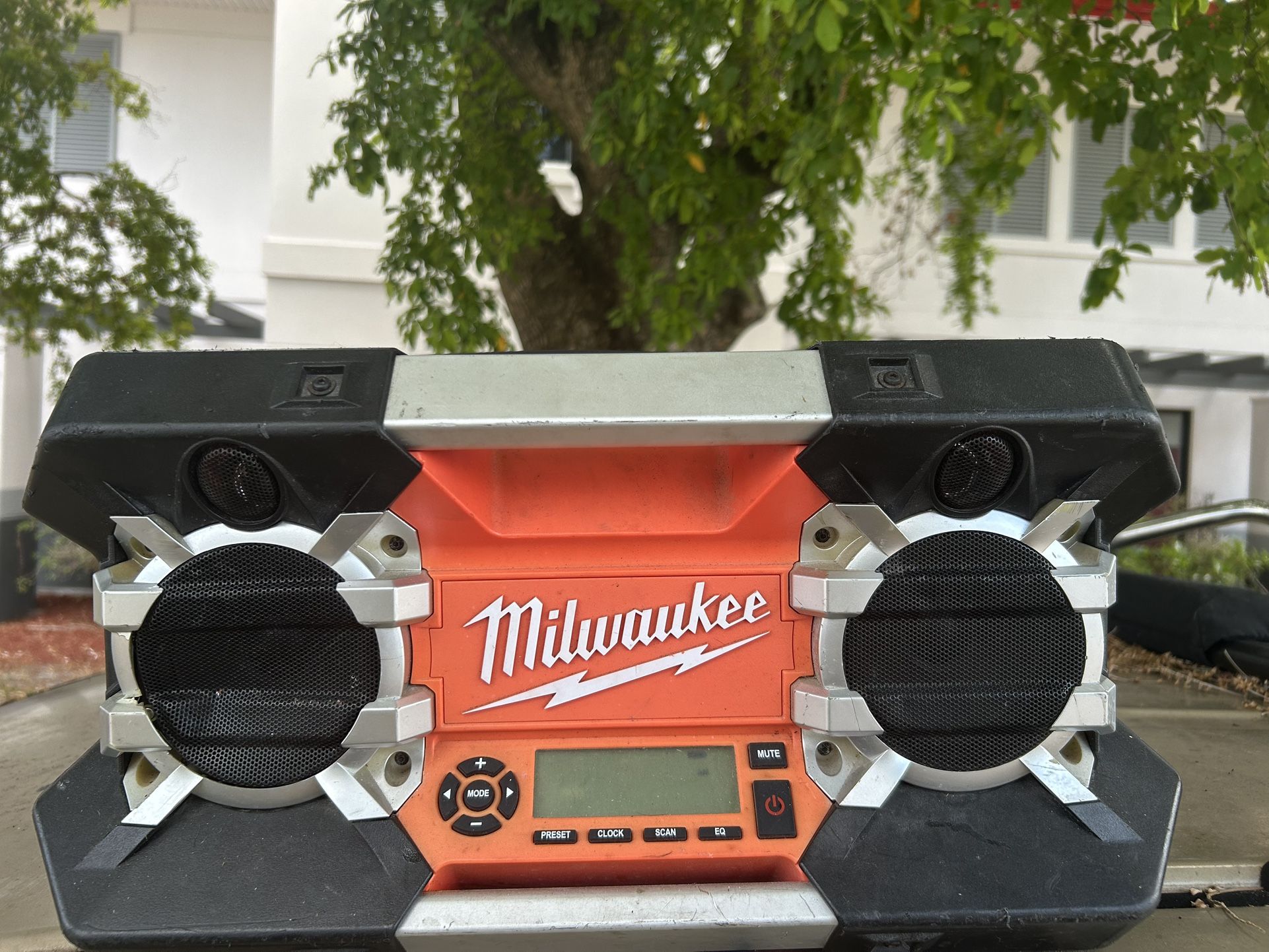 Milwaukee Work Radio
