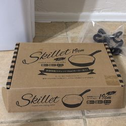 Enamel iron casting skillet