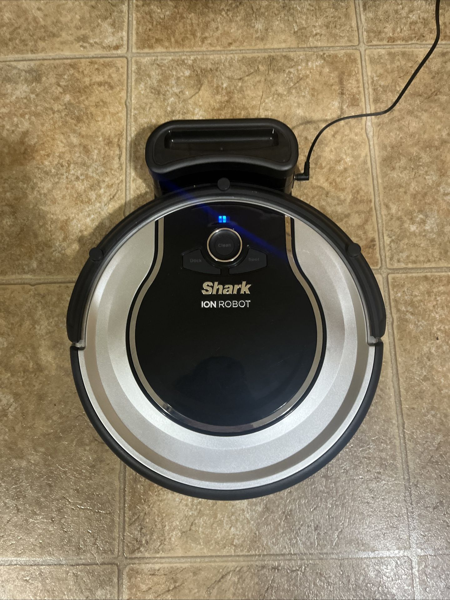 Shark ION 720 Silver Robot Vacuum Cleaner Model RV720