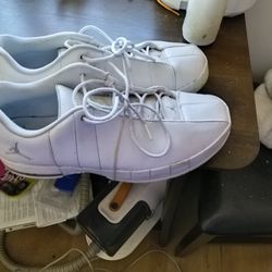 Jordans like new barely used size 10