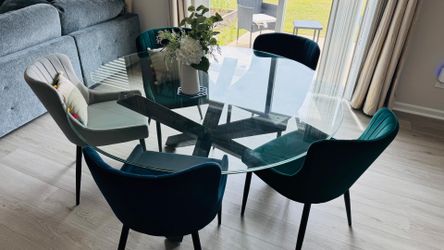 Dining table set
